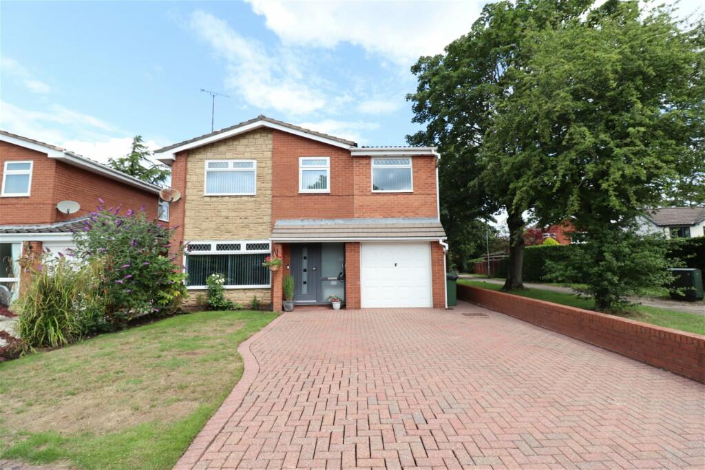 4 bedroom detached house for sale in Gotham Road, Spital, Wirral, CH63