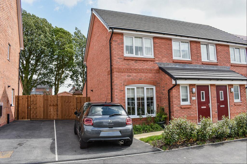 3 bedroom semidetached house for sale in Dewhurst Way