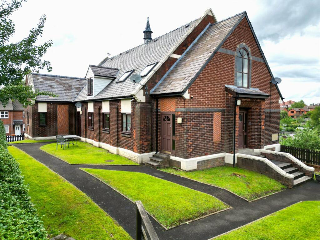 1 bedroom ground floor flat for sale in Stamford Court, Stamford Road