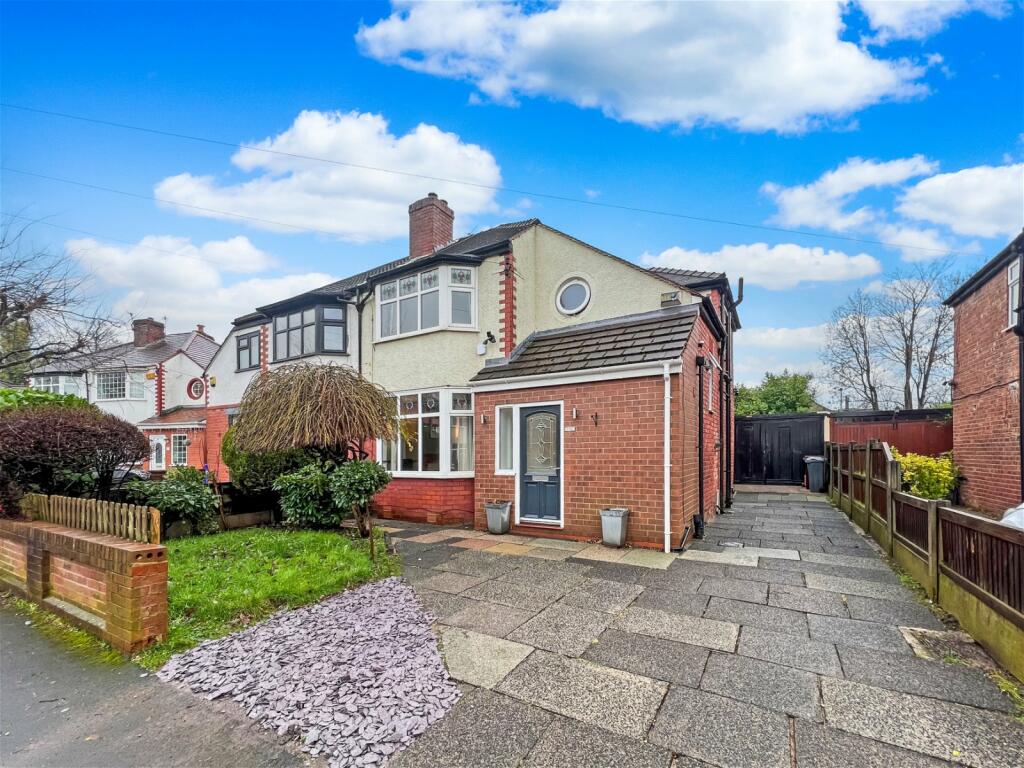 3 bedroom semidetached house for sale in Kingsfield Drive, Didsbury, M20