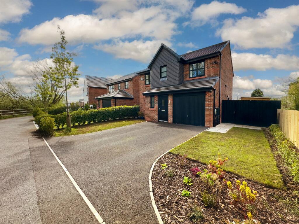 4 bedroom detached house for sale in Crompton Way, Lowton, Warrington, WA3