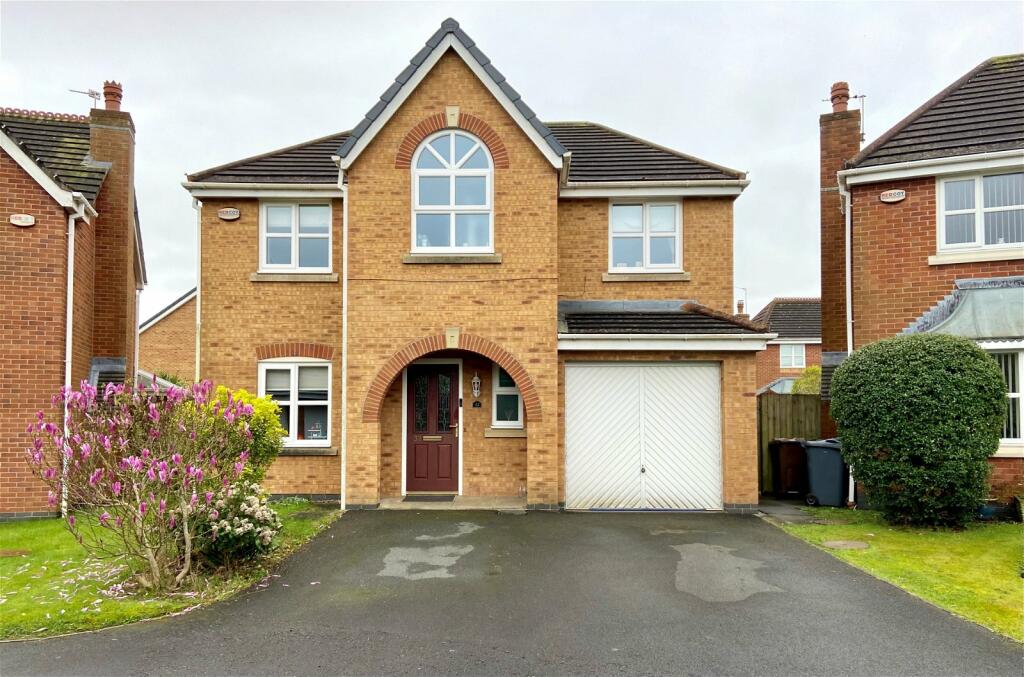 4 bedroom detached house for sale in The Green, Hesketh Bank, Preston