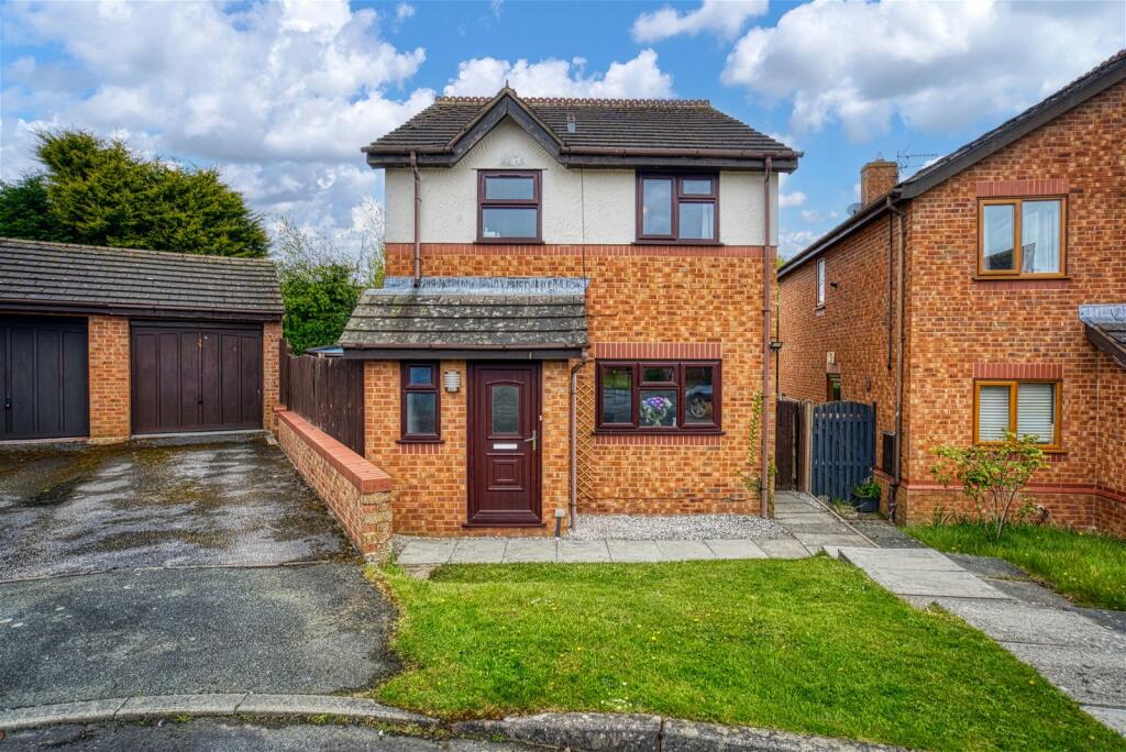 3 bedroom detached house for sale in Gosmore Road, New Brighton, Mold