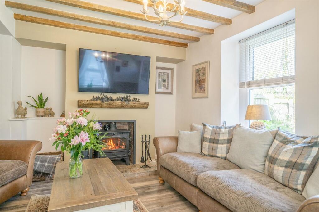 3 bedroom end of terrace house for sale in 1, Beckside, The Green