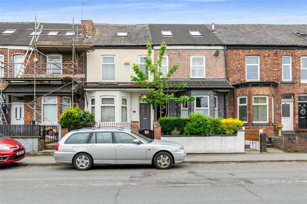 5 bedroom terraced house for sale in Peel Green Road, Eccles, Manchester, M30 7DR, M30