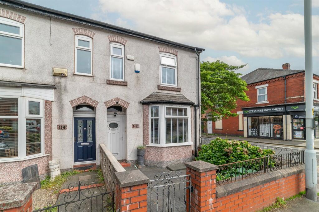 2 bedroom end of terrace house for sale in Gorton Road, Reddish