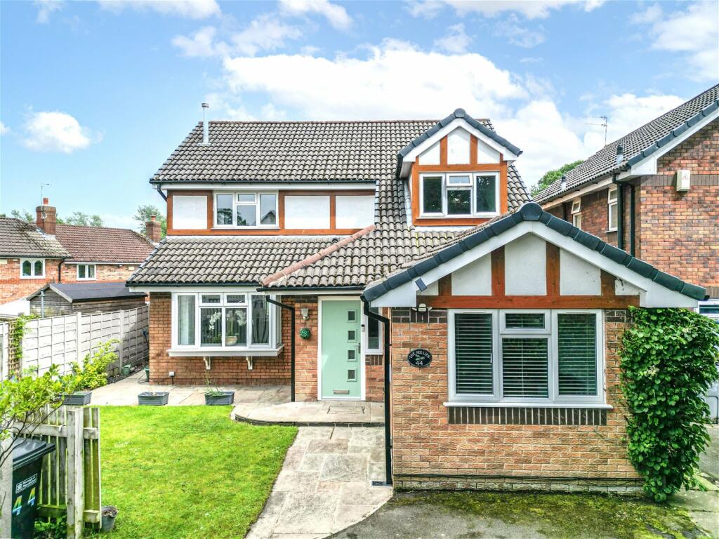 4 bedroom detached house for sale in Drummond Way, Macclesfield, SK10