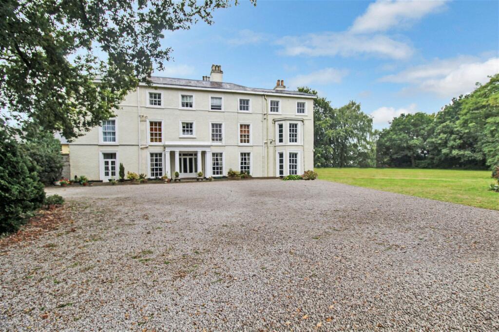 1 bedroom flat for sale in Abbeyfields, off Park Lane, Sandbach, CW11