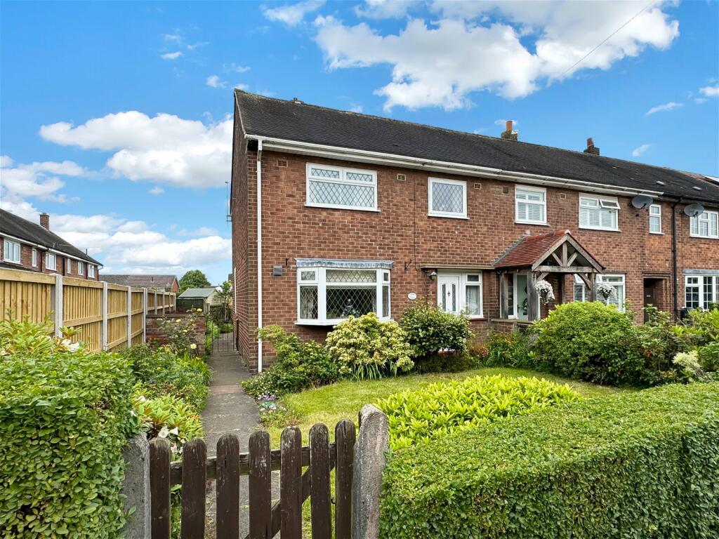 3 bedroom end of terrace house for sale in Townfield Road, Mobberley