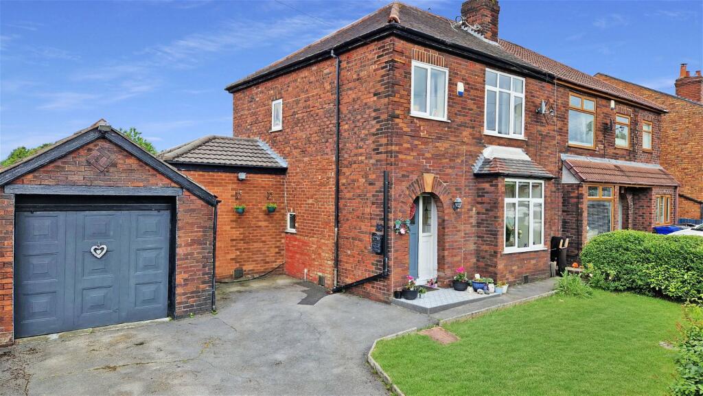 3 bedroom semidetached house for sale in Sale Lane, Tyldesley M29 8NQ, M29