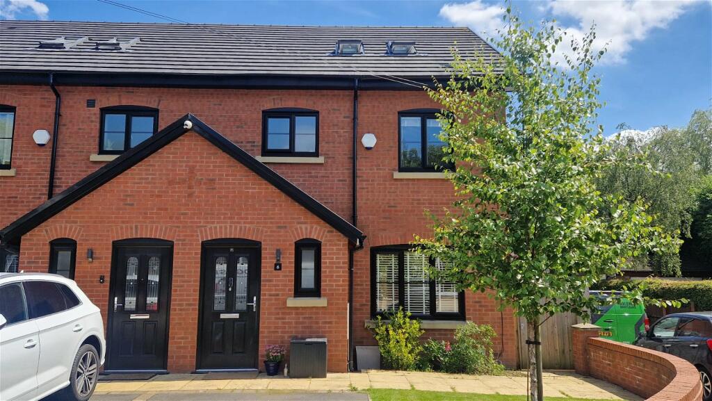 4 bedroom town house for sale in Hurstfield Road, Ellenbrook, Worsley