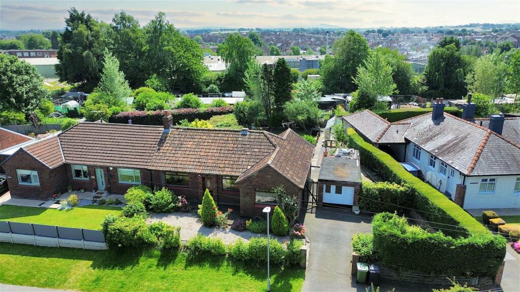 2 bedroom semidetached bungalow for sale in Harraby Grove, Carlisle, CA1 2QN, CA1