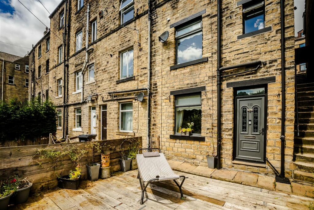 2 bedroom terraced house for sale in 111 Halifax Road, Ripponden, HX6