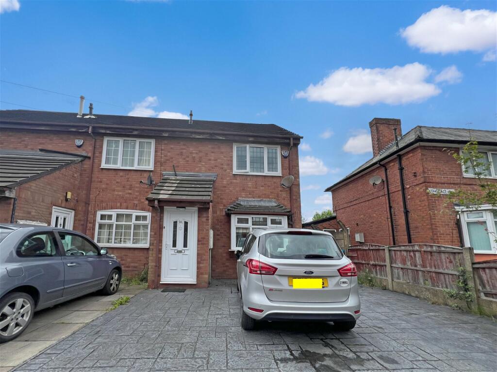 2 bedroom terraced house for sale in Lonsdale Road, Levenshulme, M19