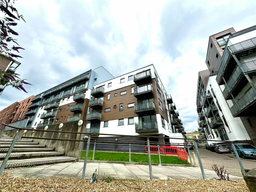 Main image of property: Advent 1, 2 Isaac Way, Manchester, M4 7EP