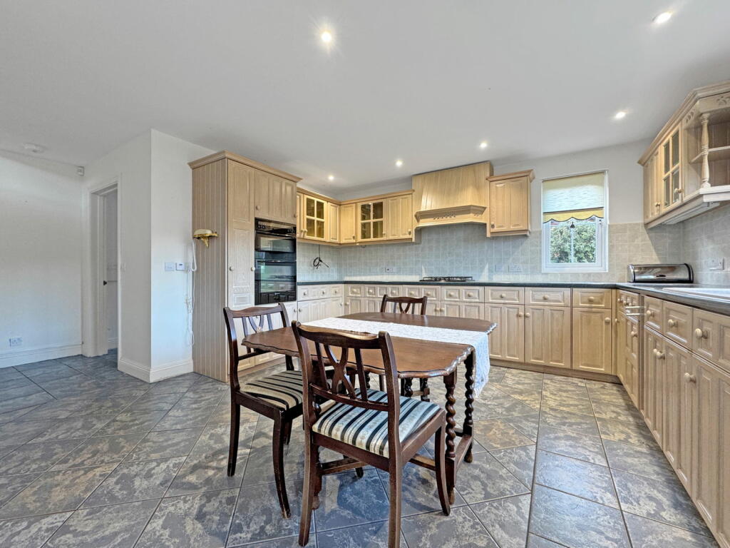 Additional property image - Oak Park, Brampton, CA8 1TP