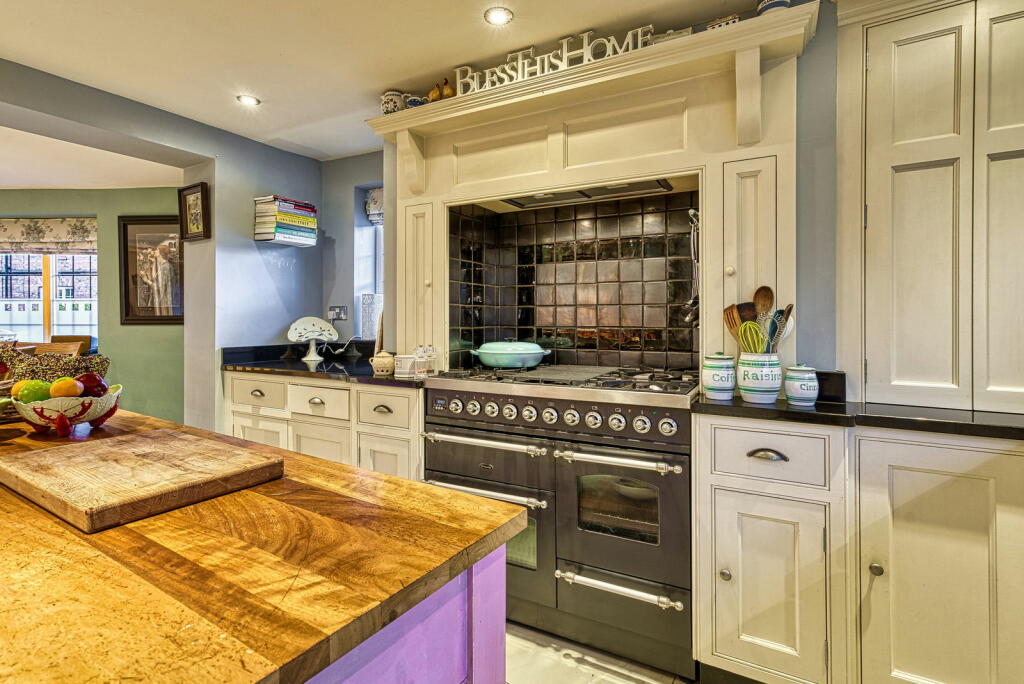 Additional property image - Old Wrexham Road, Chester, Cheshire, CH4 7HS