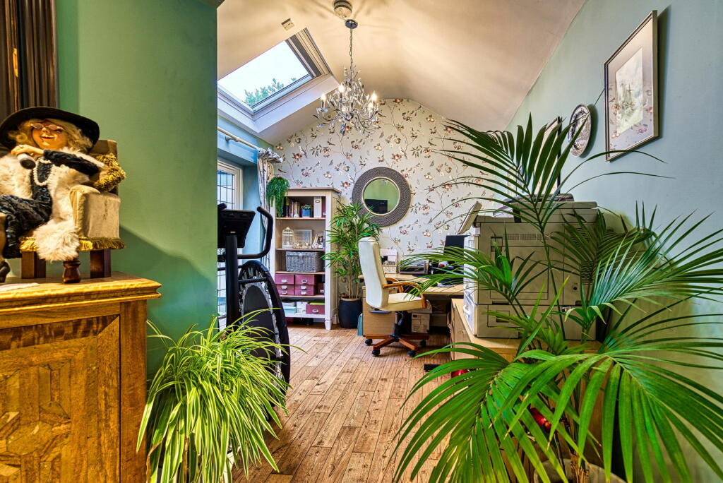 Additional property image - Old Wrexham Road, Chester, Cheshire, CH4 7HS