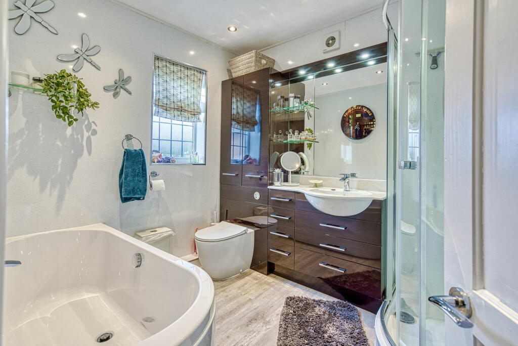 Additional property image - Old Wrexham Road, Chester, Cheshire, CH4 7HS