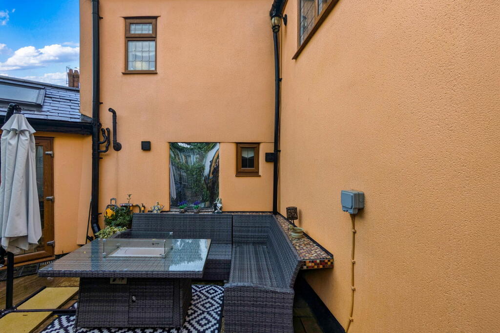 Additional property image - Old Wrexham Road, Chester, Cheshire, CH4 7HS