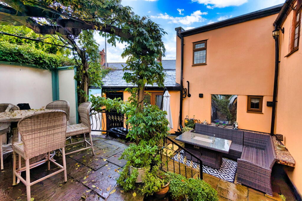 Additional property image - Old Wrexham Road, Chester, Cheshire, CH4 7HS