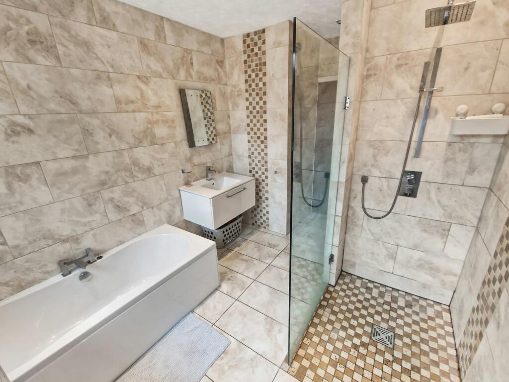 Additional property image - Pendennis Avenue, Lostock, BL6 4RS