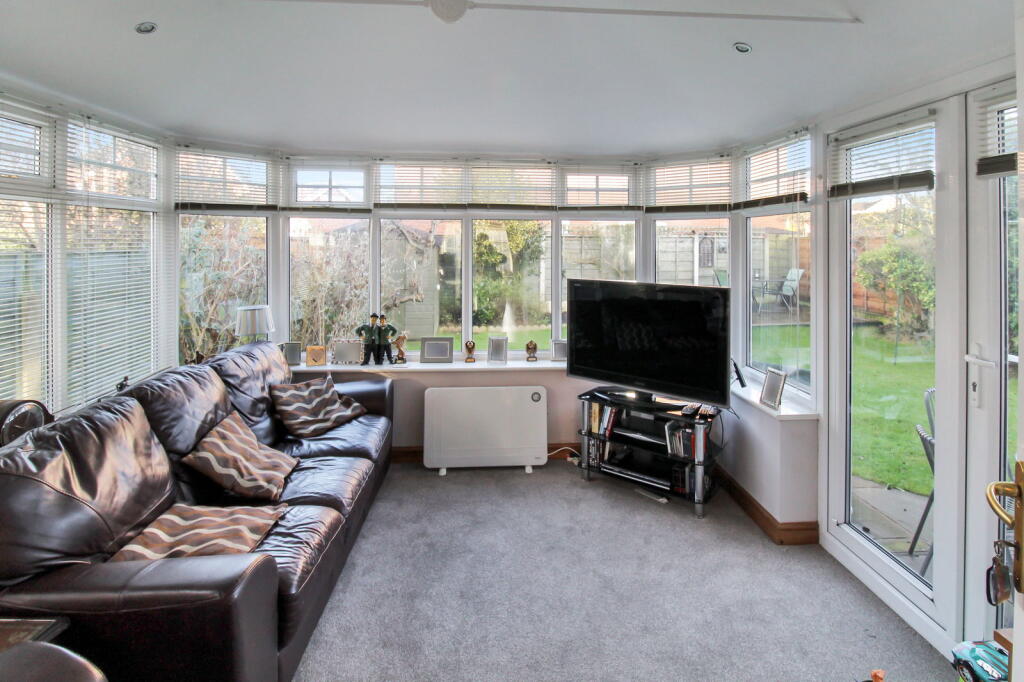 Additional property image - Lochmaben Close, Holmes Chapel