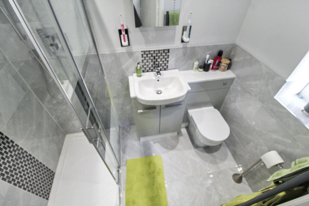 Additional property image - Lochmaben Close, Holmes Chapel