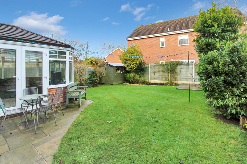 Additional property image - Lochmaben Close, Holmes Chapel