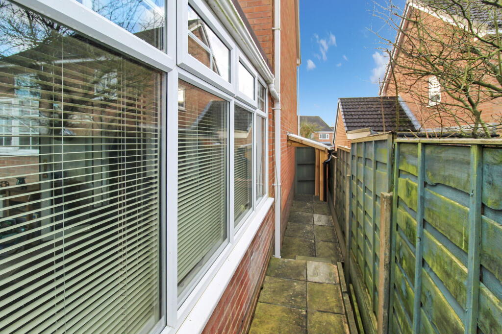 Additional property image - Lochmaben Close, Holmes Chapel
