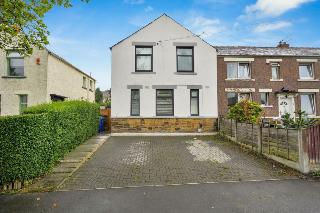 3 bedroom end of terrace house