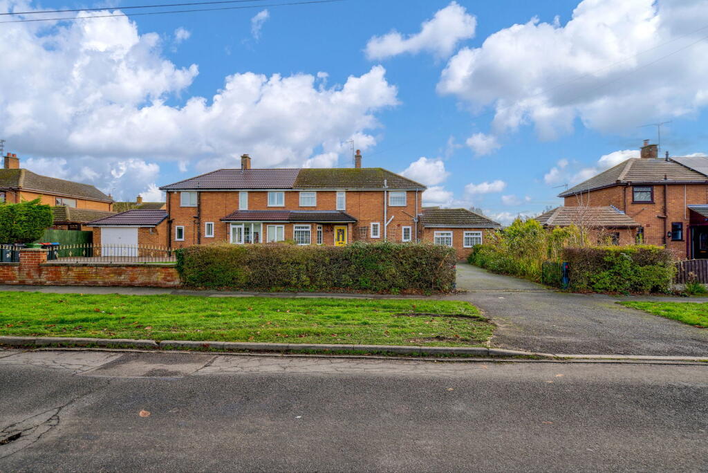 Main image of property: Park Way, Saughall, Chester, Cheshire, CH1 6DZ