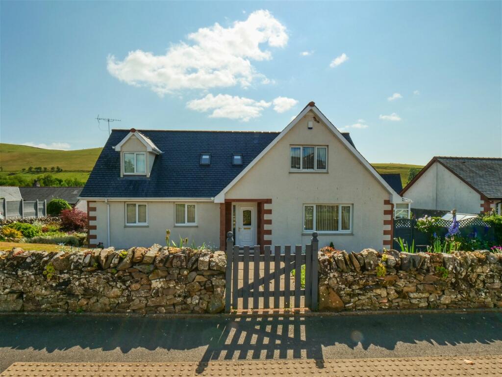 5 bedroom detached house for sale in Johnstone Park, Amisfield