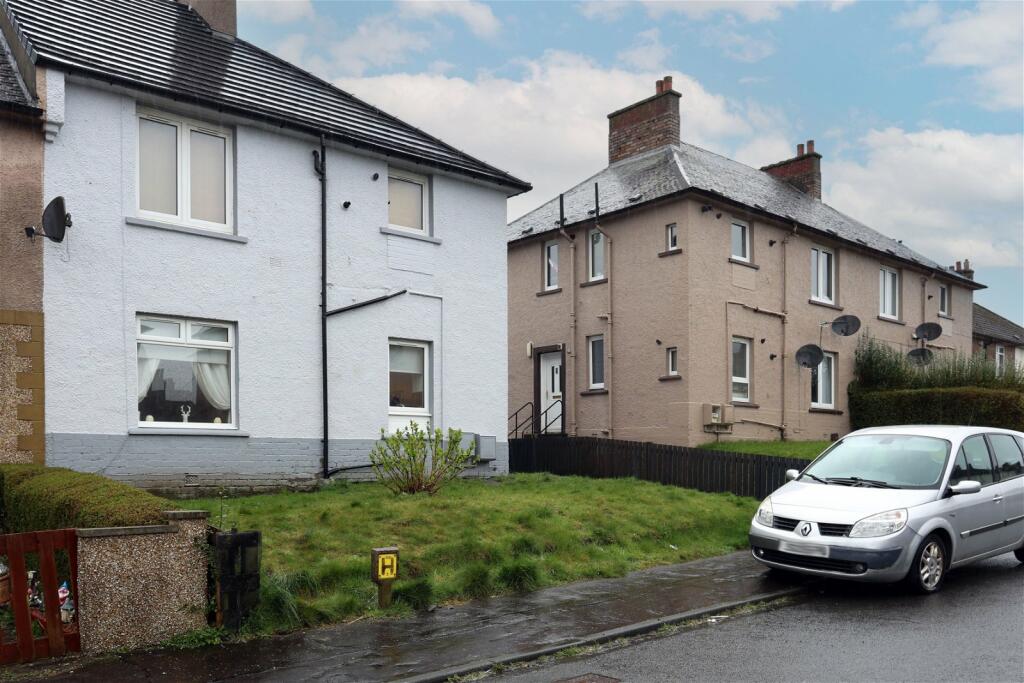 2 bedroom ground floor flat for sale in Brucefield Terrace, Lumphinnans