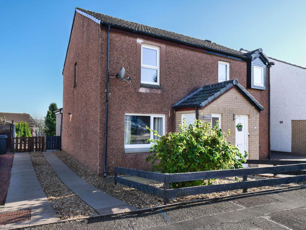 3 bedroom semi-detached house