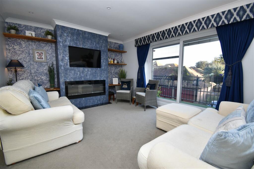 Studio flat for sale in Epple Bay Avenue, Birchington, CT7 9HR, CT7