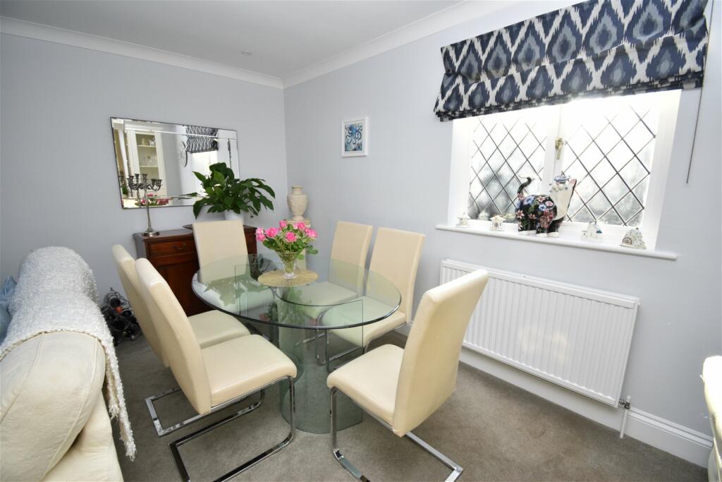 3 bedroom flat for sale in Epple Bay Avenue, Birchington, CT7 9HR, CT7