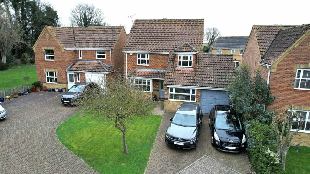 4 bedroom detached house for sale in Richardson Way, Cliffsend