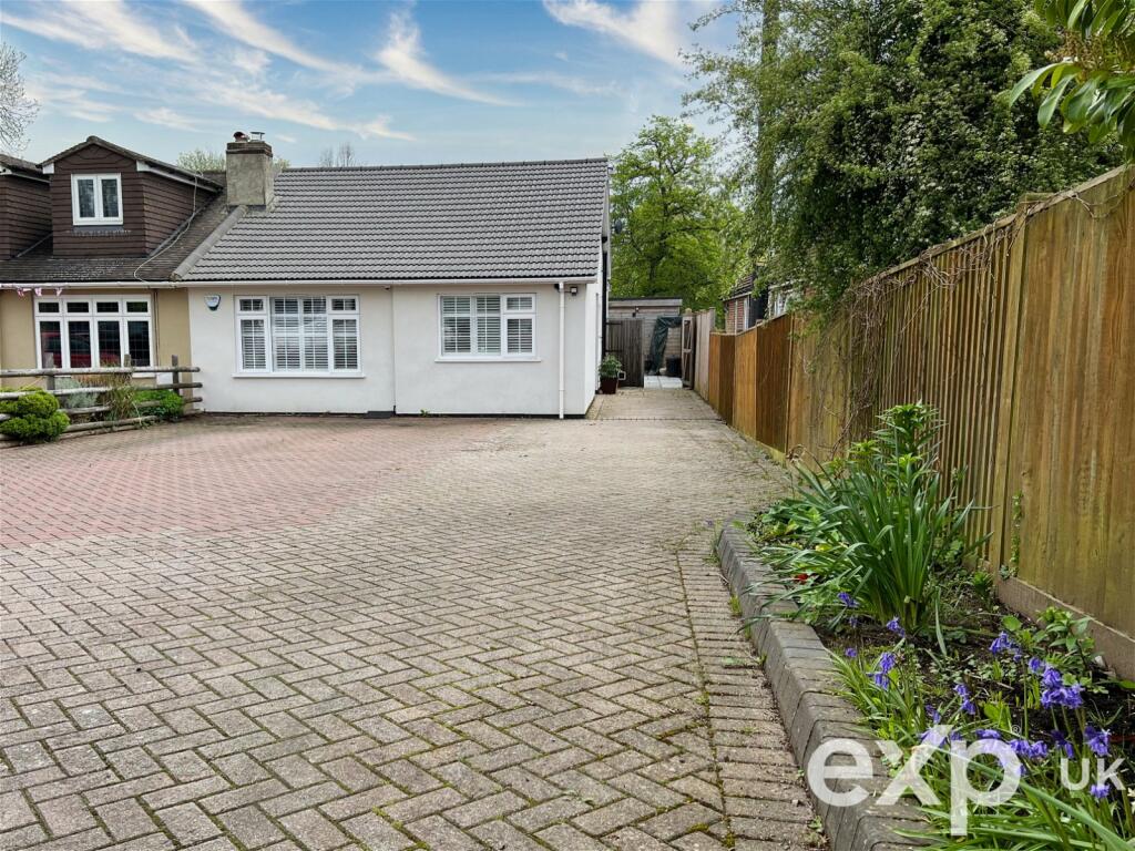 2 bedroom semidetached bungalow for sale in Whitepost Lane, Meopham