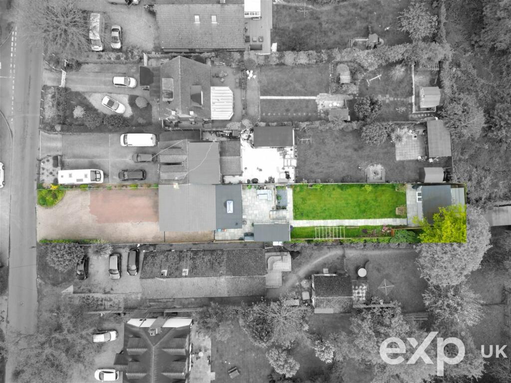 2 bedroom semidetached bungalow for sale in Whitepost Lane, Meopham