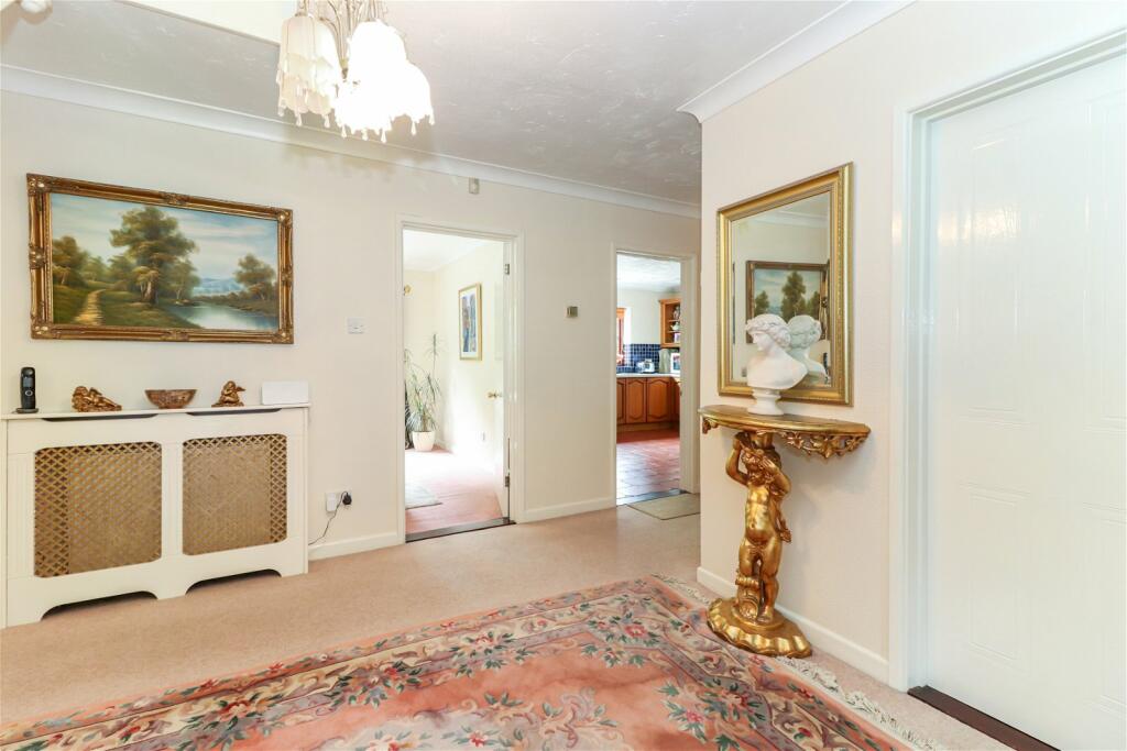 5 bedroom detached house for sale in Daws Hill Lane, High HP11