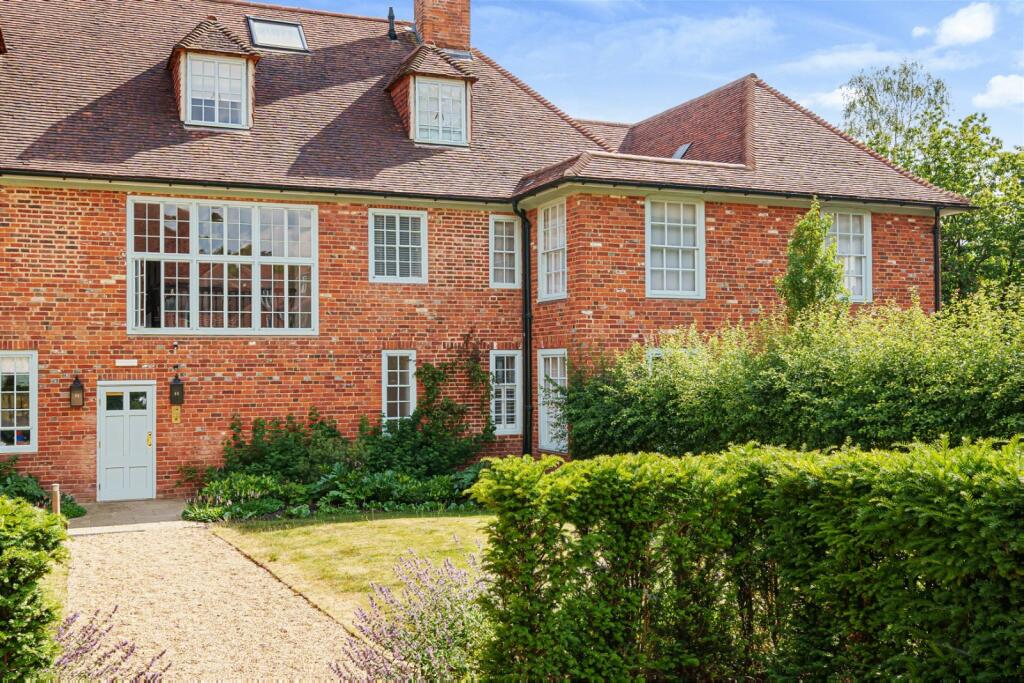 3 bedroom apartment for sale in The Nurses House Adams Walk Midhurst