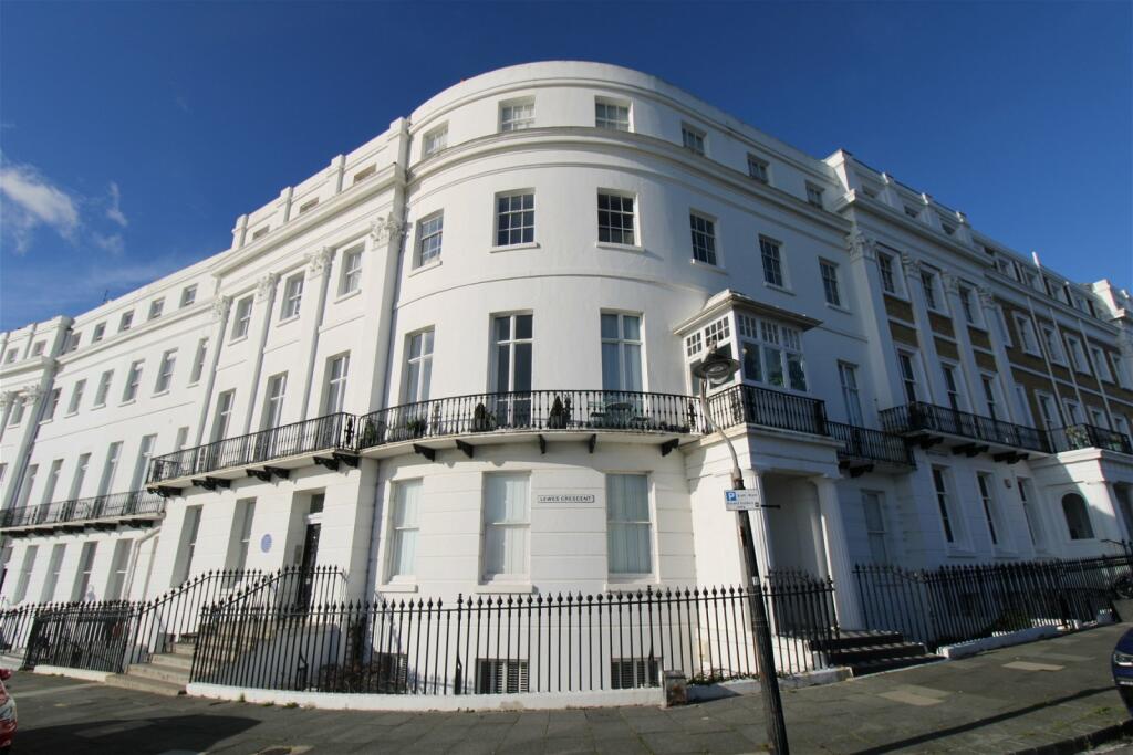1 bedroom flat for sale in Lewes Crescent, Brighton BN2