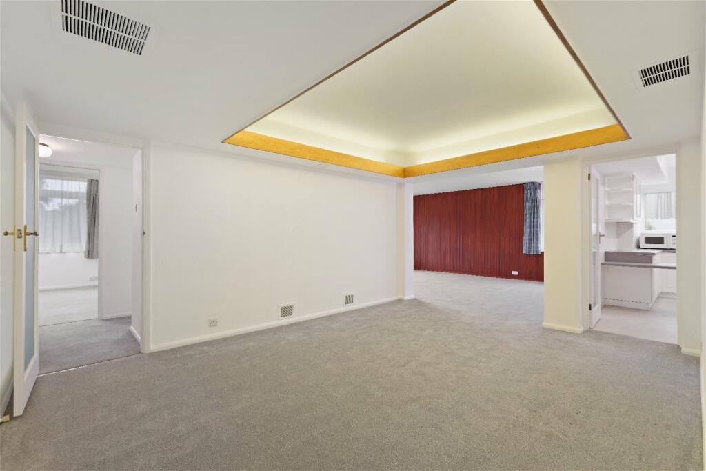 3 bedroom apartment for rent in The Bowls, Chigwell, Essex IG7