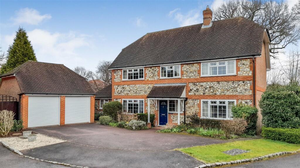 4 bedroom detached house for sale in Slinfold, Horsham, West Sussex, RH13