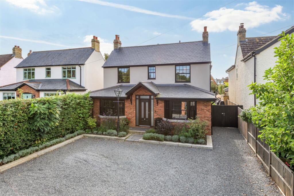 5 bedroom detached house for sale in Stotfold Road, Arlesey, SG15 6XT, SG15
