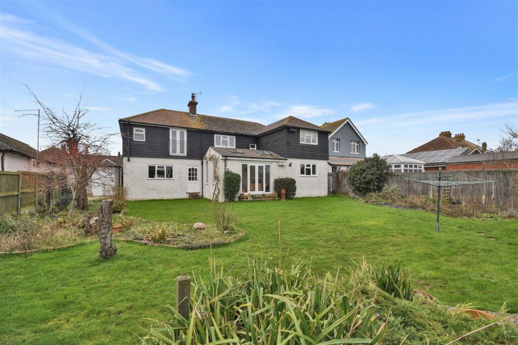 4 bedroom detached house for sale in Clover Rise, Whitstable, Kent, CT5