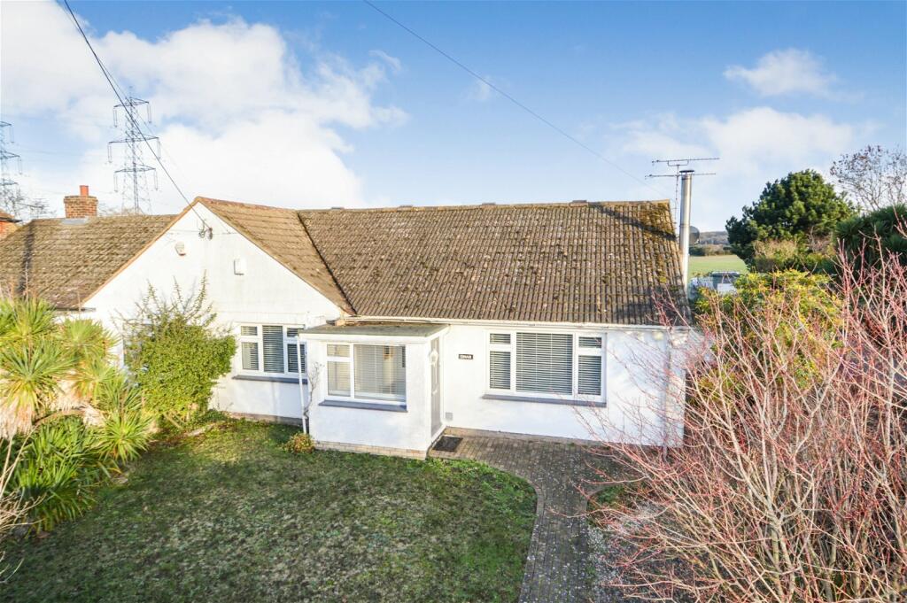 3 bedroom semidetached house for sale in Cooling Street, Cliffe