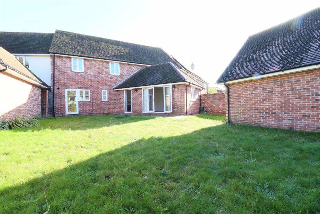 4 bedroom terraced house for sale in Longmead Avenue, Chelmsford, CM2