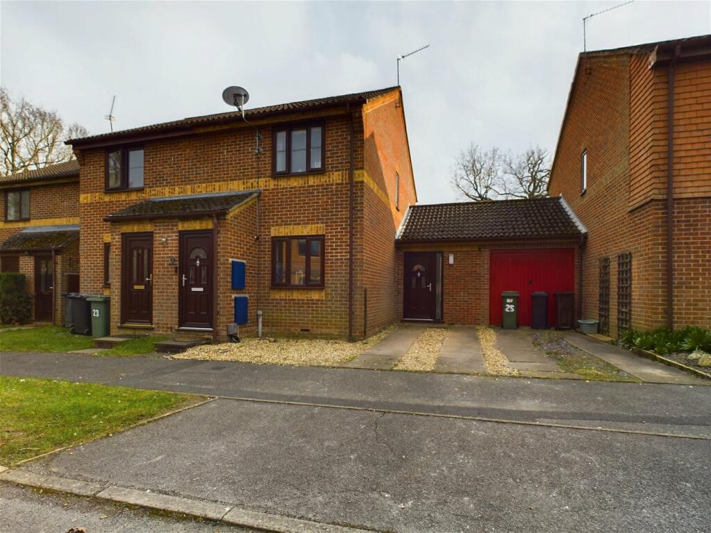 2 bedroom end of terrace house for sale in Aghemund Close, Chineham, Basingstoke, RG24 8XP, RG24
